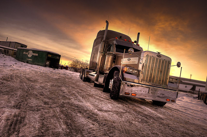 - American Dream Trucks Peterbilt 379 'Ice Road Truckers'