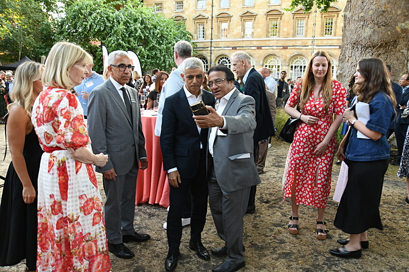 Damian 82 - Summer Garden Party at Westminster Abbey