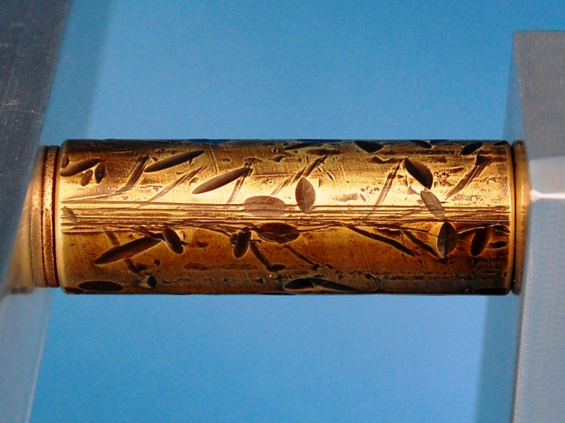 V Arm IV texture - Pedestal Sculptures