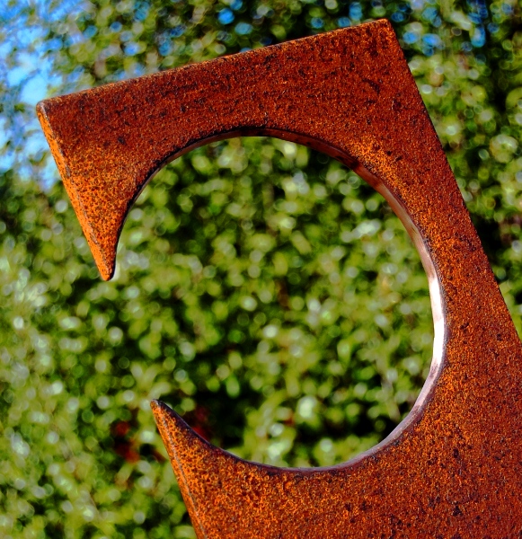 Leaner detail - Public Sculptures