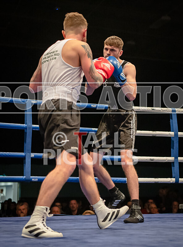 Bout 14_Rob Brehaut v Jake Bowness-8 - Bout 14_Rob Brehaut v Jake Bowness