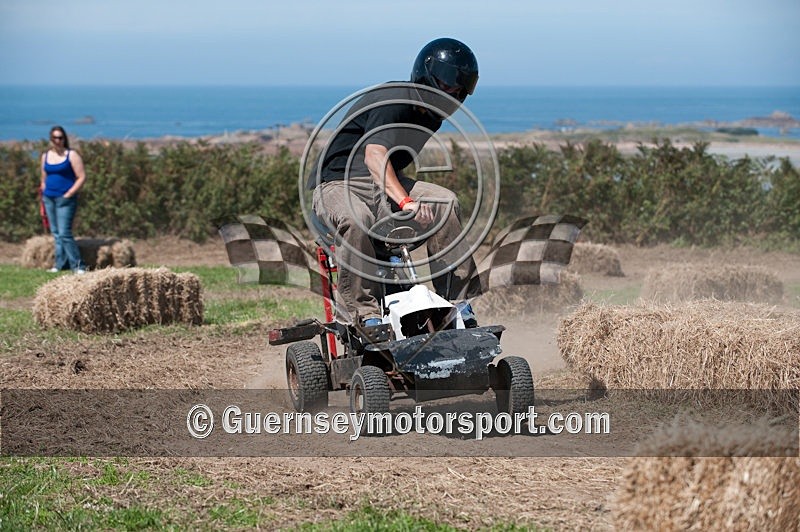 Hogwash_09-11 - HOGWASH 2009 - SCENE