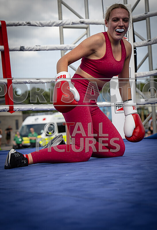 BOUT 5- Leonie Chardonnay Pike v Ellie Rocky Robinson-44 - BOUT 5- Leonie 'Chardonnay' Pike v Ellie 'Rocky' Robinson