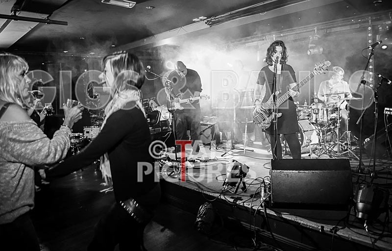 Ediths Head-37 - EDITH'S HEAD