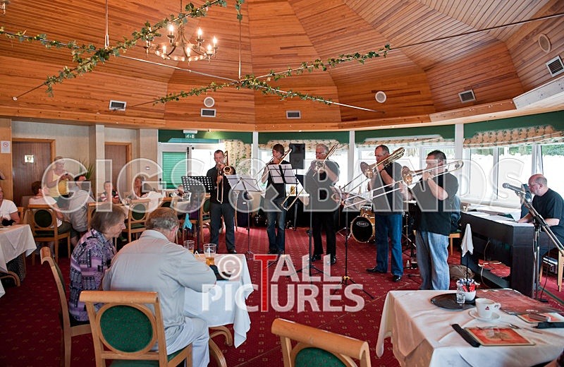 Boneheads-41 - THE BONEHEADS