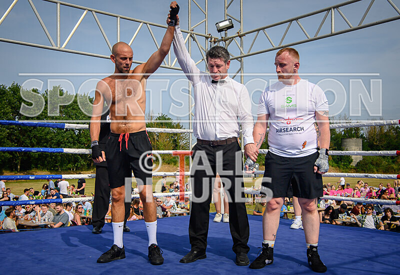 BOUT 3 - Dangerous Dan Cavanagh v Tim Scrappy Doo Rogers-44 - BOUT 3 - 'Dangerous' Dan Cavanagh v Tim 'Scrappy Doo' Rogers