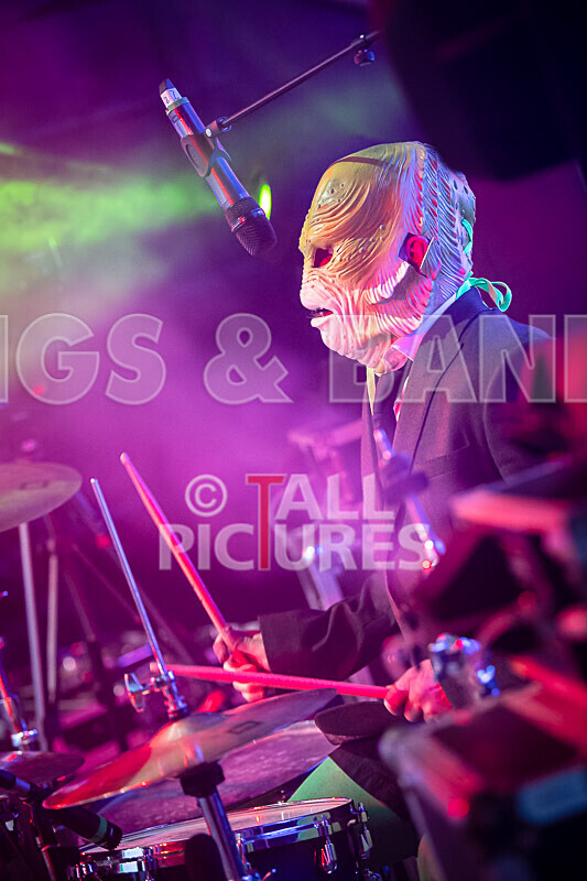 The Bensons-29 - THE BENSONS