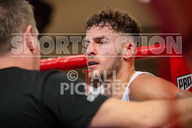 BOUT 13_Billy Poullain v Arran Devine-25 - BOUT 13_Billy Poullain v Arran Devine