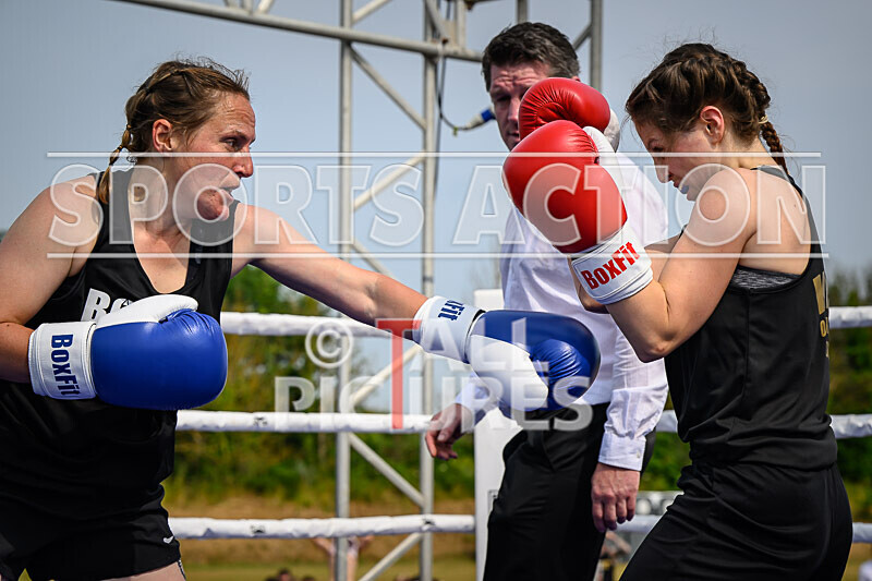 BOUT 1 - Emma the Mentalist Martin v Joanna the Hammer Wheatley-17 - BOUT 1 - Emma 'the Mentalist' Martin v Joanna 'the Hammer' Wheatley