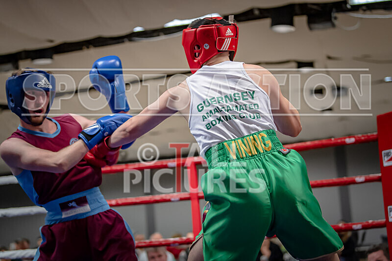 BOUT 4 - Ross Vining v Lewis Oyler-13 - BOUT 4 - Ross Vining v Lewis Oyler