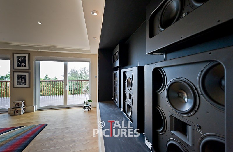 Avolution_Shoot-5-35 - LARGE SCREEN & PROJECTOR