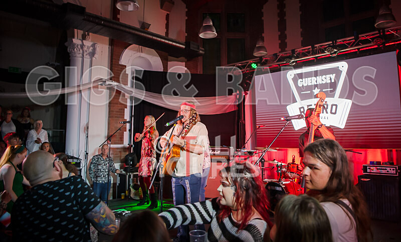 Buffalo Huddleston_Retro Festival_2020-703 - RETRO FESTIVAL 2020_BUFFALO HUDDLESTON