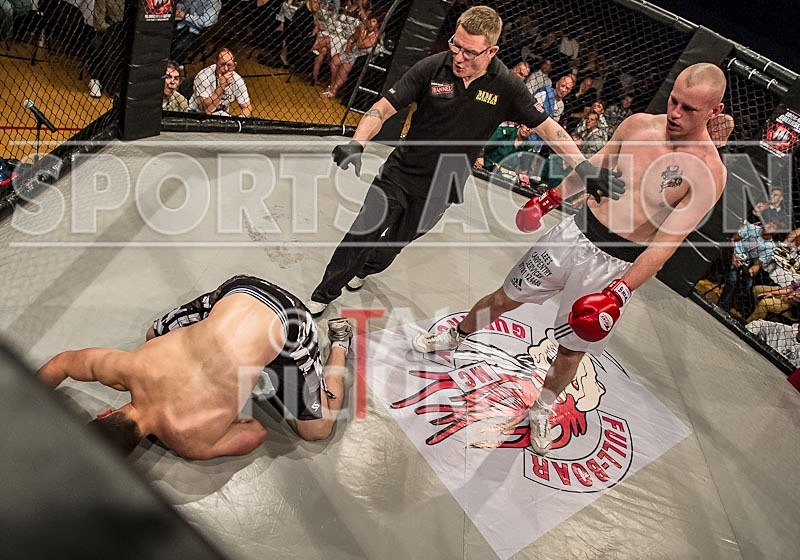 Cage Fighting_2012_Bout 4-38 - BOUT-4