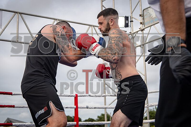 BOUT 14- Koen Kraken Le Prevost v Alec the Bomber Bailey-18 - BOUT 14- Koen 'Kraken' Le Prevost v Alec 'the Bomber' Bailey