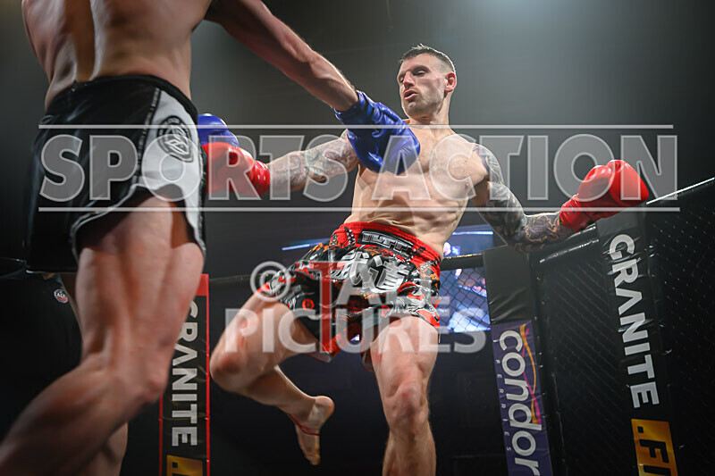 BOUT- 10 - Johan Pols v Ralph Pickering-44 - BOUT 10 - Johan Pols v Ralph Pickering