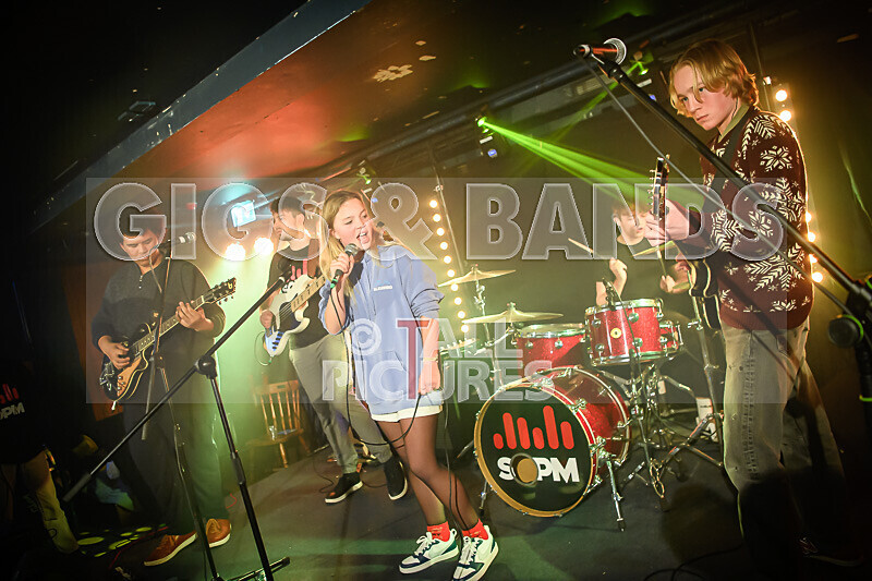 Motionless-46 - MOTIONLESS