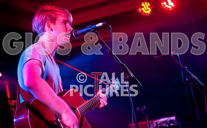 Elliott Crossan-6 - ROCK OF AGES-15_UNPLUGGED