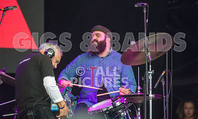 The Graveltones-3 - THE GRAVELTONES