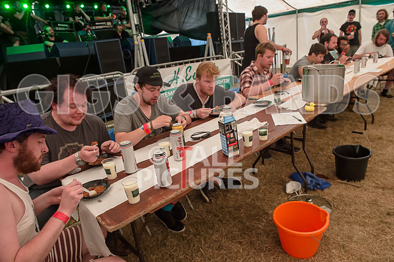 Chilli Eating_2015-21 - TRIKE, CHILLI & TUG OF WAR