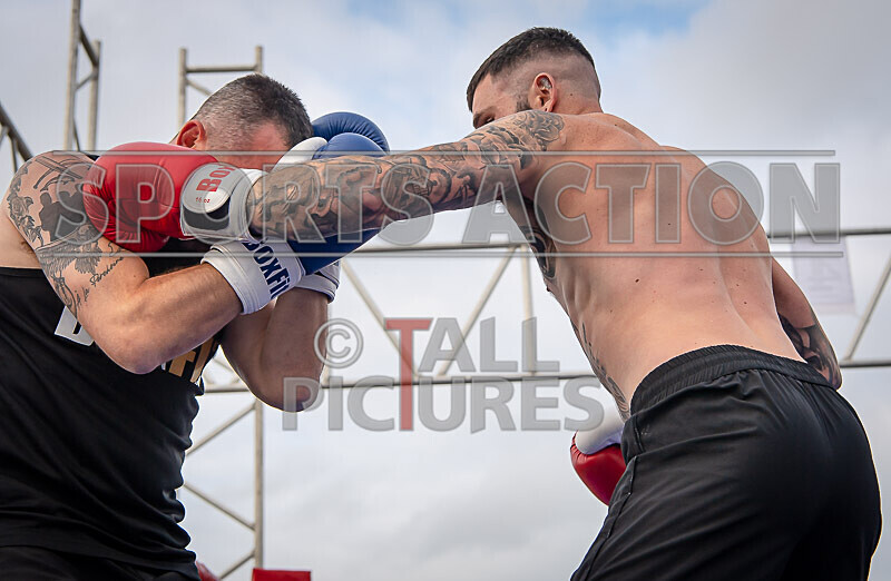 BOUT 14- Koen Kraken Le Prevost v Alec the Bomber Bailey-11 - BOUT 14- Koen 'Kraken' Le Prevost v Alec 'the Bomber' Bailey