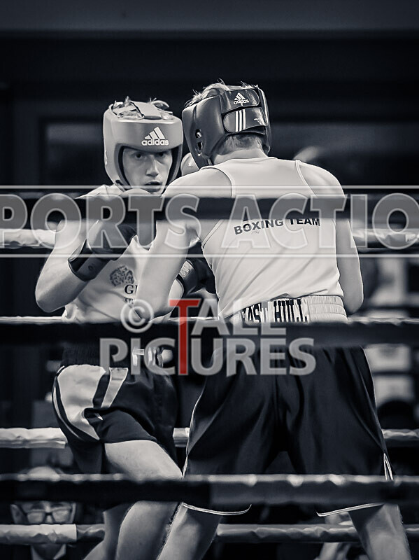 BOUT- 5 - Finn Walsh v Alix Watkins-25 - BOUT: 5 - Finn Walsh v Alix Watkins