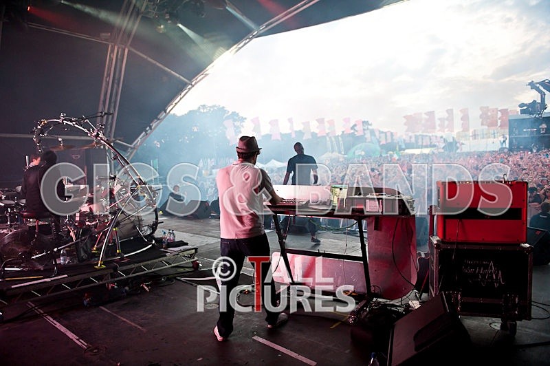 Chase  Status-15 - CHASE & STATUS