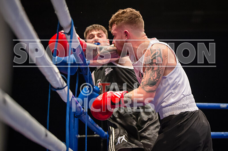 Bout 14_Rob Brehaut v Jake Bowness-10 - Bout 14_Rob Brehaut v Jake Bowness