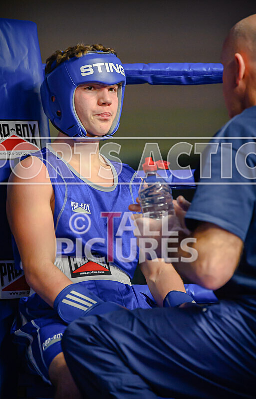 BOUT 3- Arnie Watson v Arthur Tipping-11 - BOUT 3 - Arnie Watson v Arthur Tipping