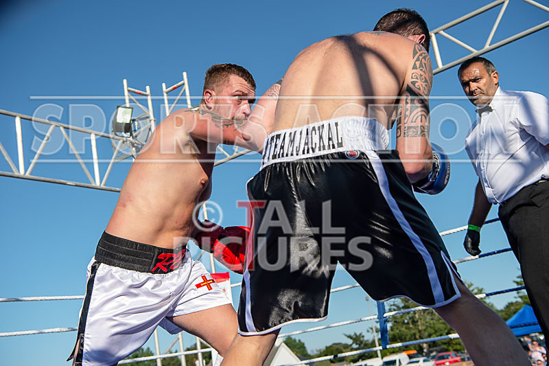 BOUT-3- Simon The Machine March v Rob The Brutal Brehaut-36 - BOUT-3 Simon 'The Machine' March v Rob 'The Brutal' Brehaut