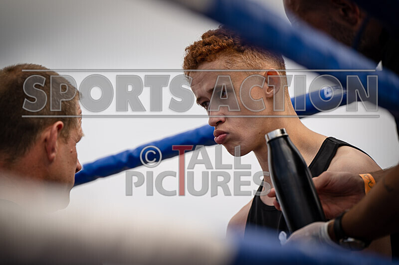 BOUT 3- Martin the not so Raging Bull Le Prevost v Ben Hizzy Hislop-33 - BOUT 3- Martin 'the not so Raging Bull' Le Prevost v Ben 'Hizzy' Hislop