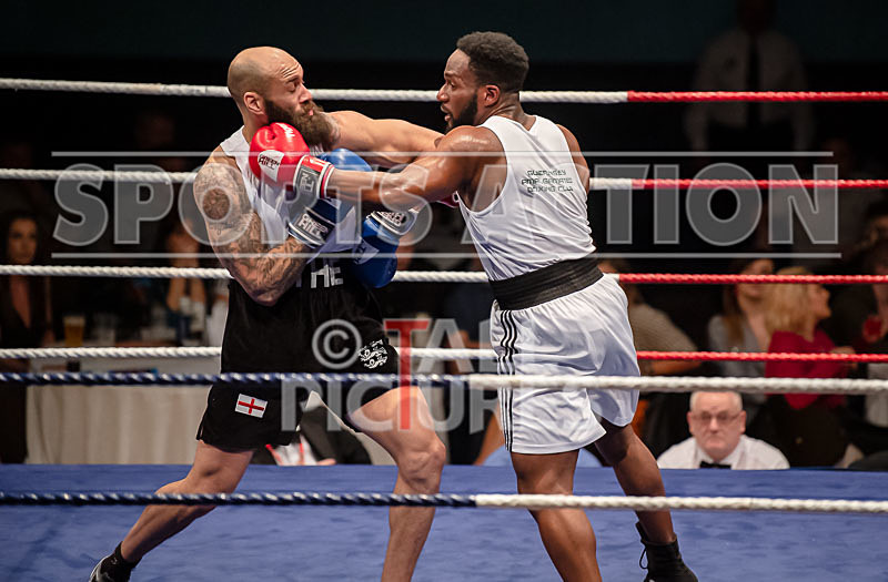 BOUT-13 - Oblie Botchway v Lewis Oakford-31 - BOUT-13 - Oblie Botchway v Lewis Oakford