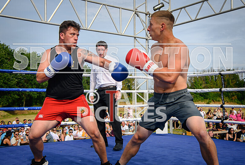 BOUT 4 - Sam Kamikazae Kissack v Charlie White-32 - BOUT 4 - Sam 'Kamikazae' Kissack v Charlie White
