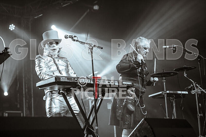 Fade2Grey-443 - FADE2GREY