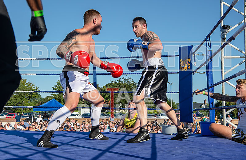 BOUT-3- Simon The Machine March v Rob The Brutal Brehaut-7 - BOUT-3 Simon 'The Machine' March v Rob 'The Brutal' Brehaut