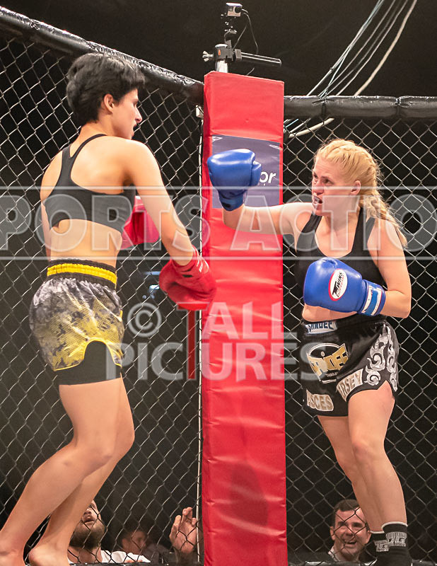 BOUT-7- Carol Crowther v Charise Mourant-46 - BOUT-7 Carol Crowther v Charise Mourant