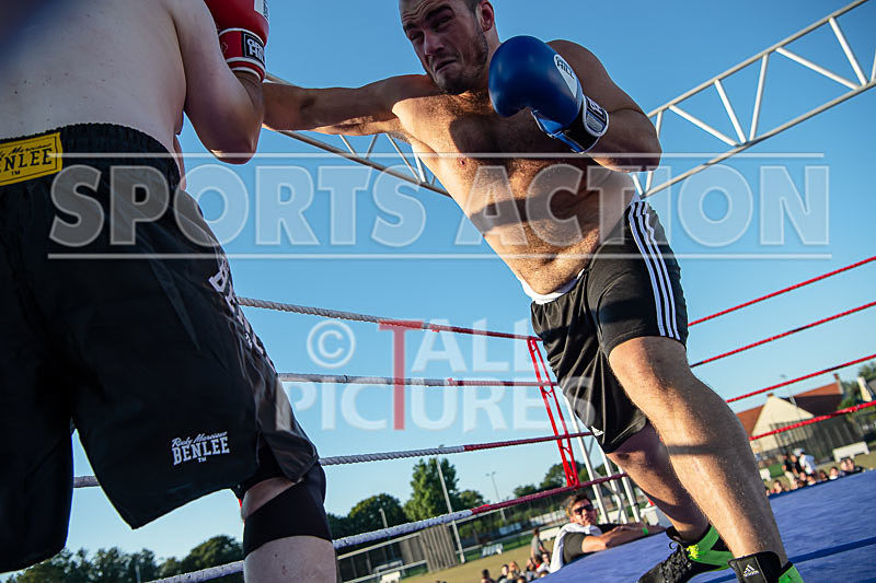 BOUT-8- Sam Steventon v Dave The Bomber Thorn-28 - BOUT-8: Sam Steventon v Dave 'The Bomber' Thorn