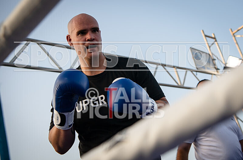 BOUT 12 - Ruairi -the Real Deal- ONeill v Jaques -Sharky- Colley-23 - BOUT 12 - Ruairi 'the Real Deal' O'Neill v Jaques 'Sharky' Colley