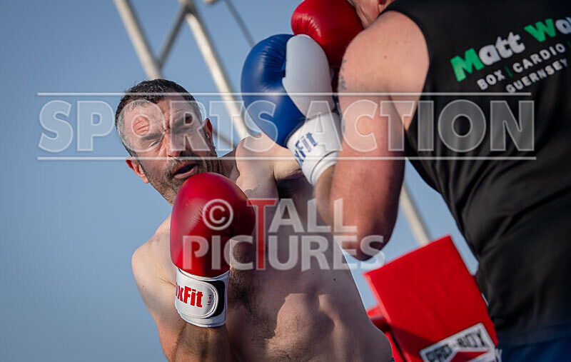 BOUT 8 - Roland -the Doc- Archer v -Dangerous- Trevor Morris-17 - BOUT 8 - Roland 'the Doc' Archer v 'Dangerous' Trevor Morris