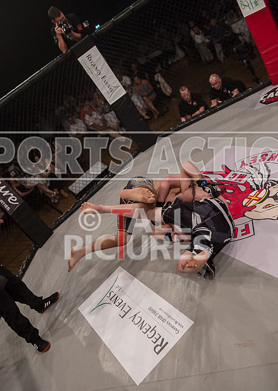 Chris Martin v Luke Riley-41 - BOUT 13