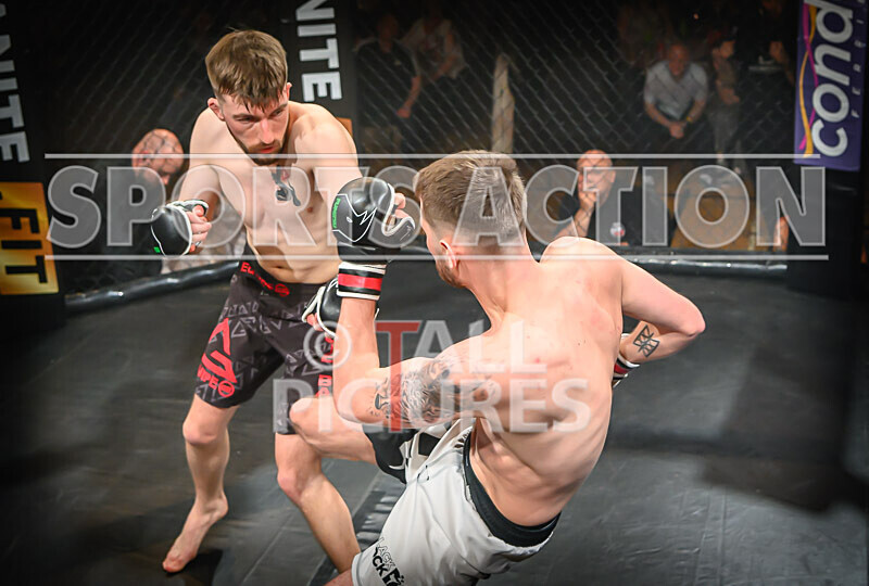 BOUT- 11 - James Jeune v Matt Iwon-7 - BOUT 11 - James Jeune v Matt Iwon