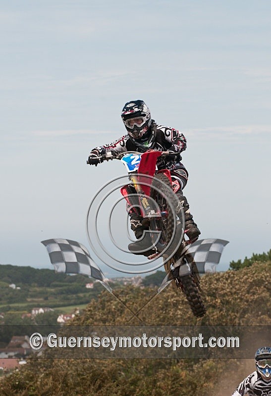 Hogwash_09-24 - HOGWASH 2009 - SCENE