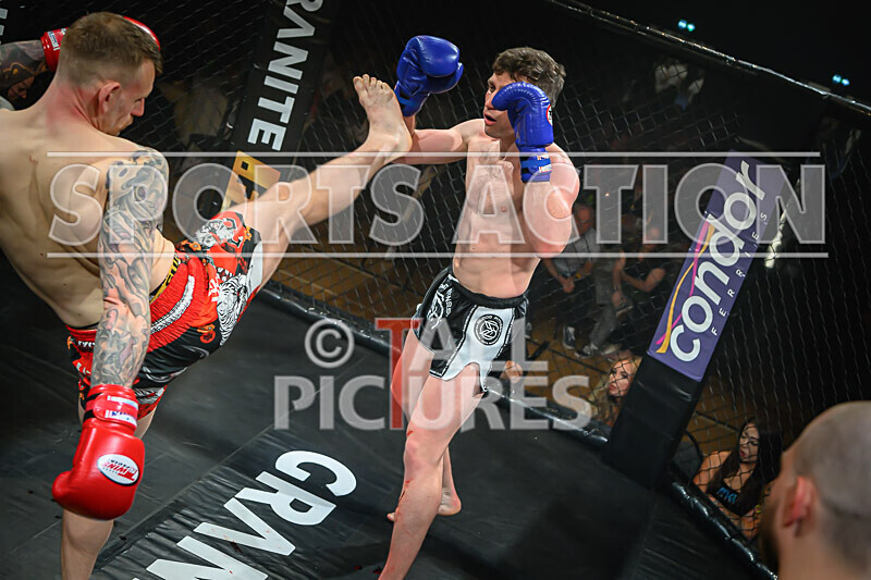 BOUT- 10 - Johan Pols v Ralph Pickering-15 - BOUT 10 - Johan Pols v Ralph Pickering