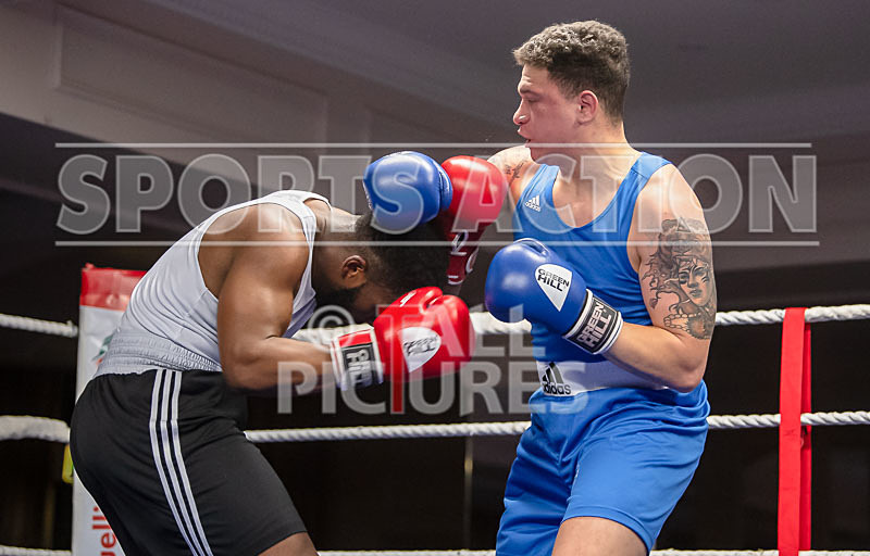 BOUT-7_Oblie Botchway v Mason Small-12 - BOUT-7_Oblie Botchway v Mason Small