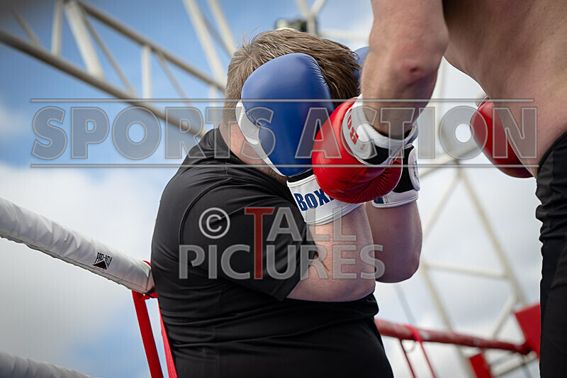 BOUT 4- Rollo 9 and a Half Digits v Tony Foxey Fox-39 - BOUT 4- Rollo '9 and a Half Digits' v Tony 'Foxey' Fox