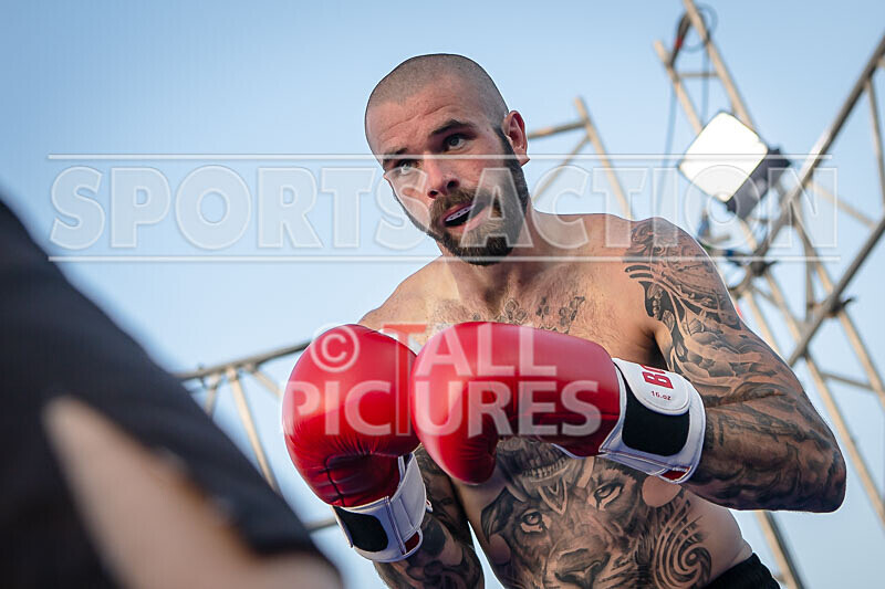 BOUT 14 - Koen -Kraken- Le Prevost v Lewis Bourgaize-15 - BOUT 14 - Koen 'Kraken' Le Prevost v Lewis Bourgaize