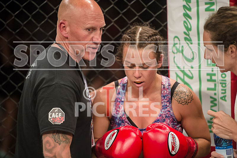 Stephanie Douglas v Lauren Sillence-14 - BOUT 6