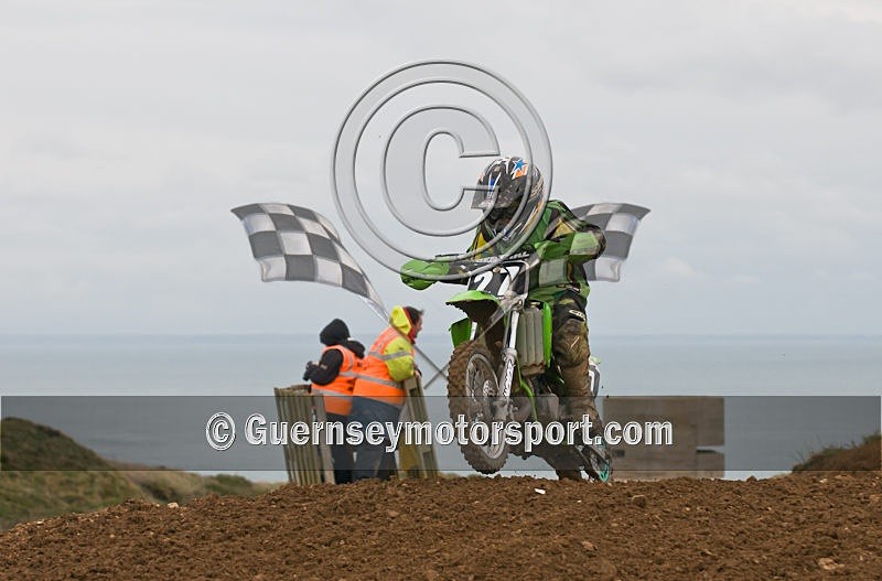 Moto-X_06-11-10-80 - MOTO-X_06-11-2010