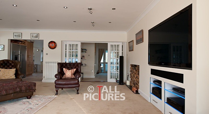 Avolution_Shoot-4-7 - LARGE FITTED SCREEN