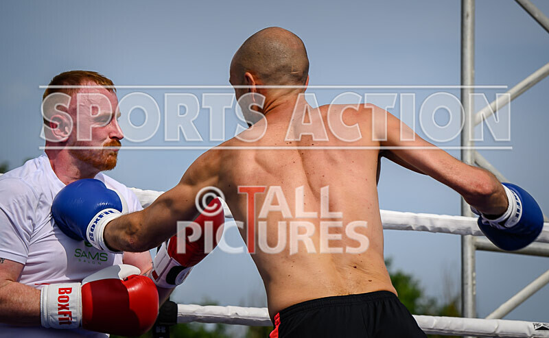 BOUT 3 - Dangerous Dan Cavanagh v Tim Scrappy Doo Rogers-29 - BOUT 3 - 'Dangerous' Dan Cavanagh v Tim 'Scrappy Doo' Rogers