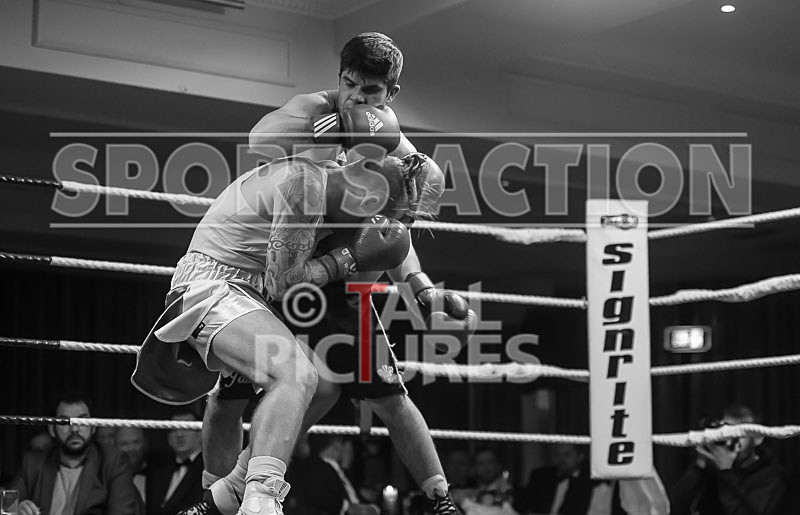 Bout 11_James Woolnough v Jamie Evans-5 - BOUT 11_James Woolnough v Jamie Evans